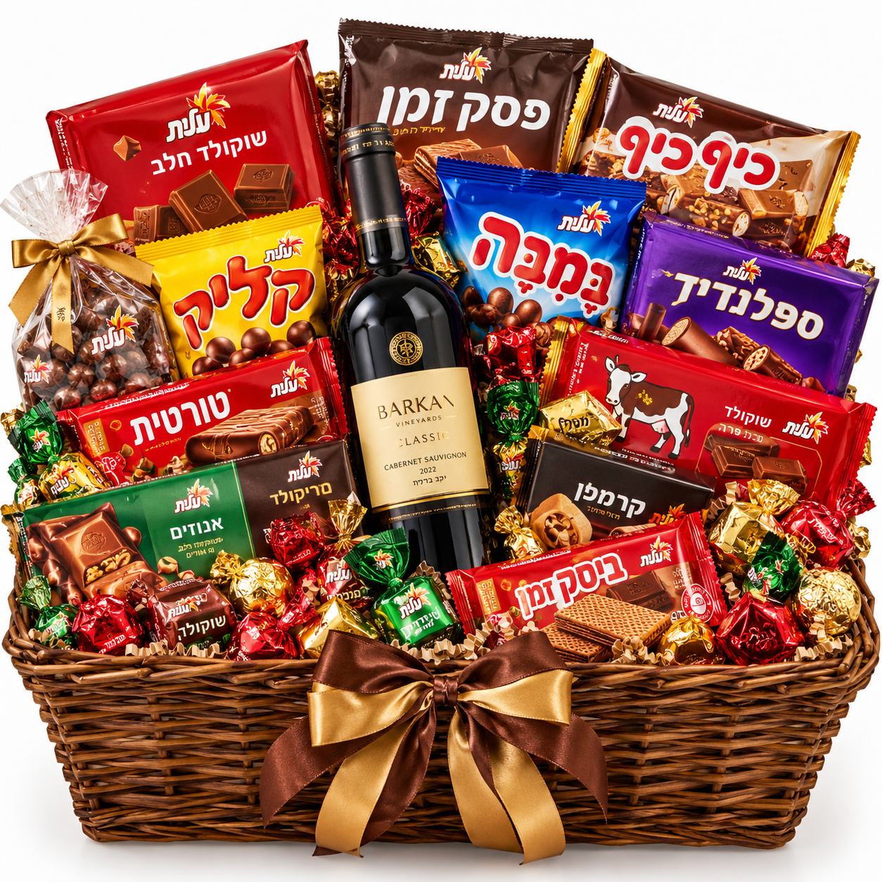 סלסלת שוקולדי בד״ץ של Sweetly עם בקבוק יין Barkan Classic ושוקולדים ישראליים: שוקולד פרה, פסק זמן, כיף כיף, במבה, קליק וספלנדיד